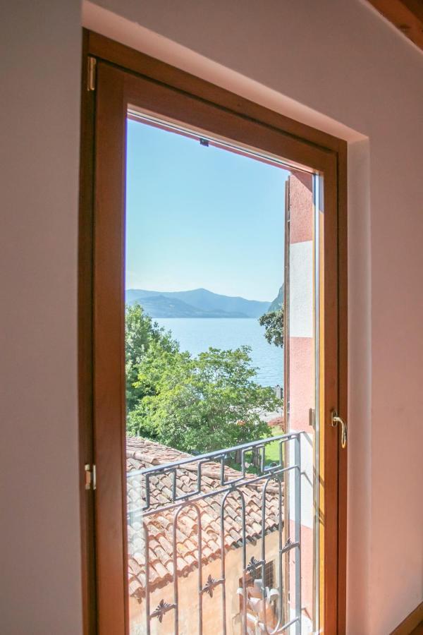 IseoLakeRental - Casa del Pescatore Riva di Solto Exterior foto